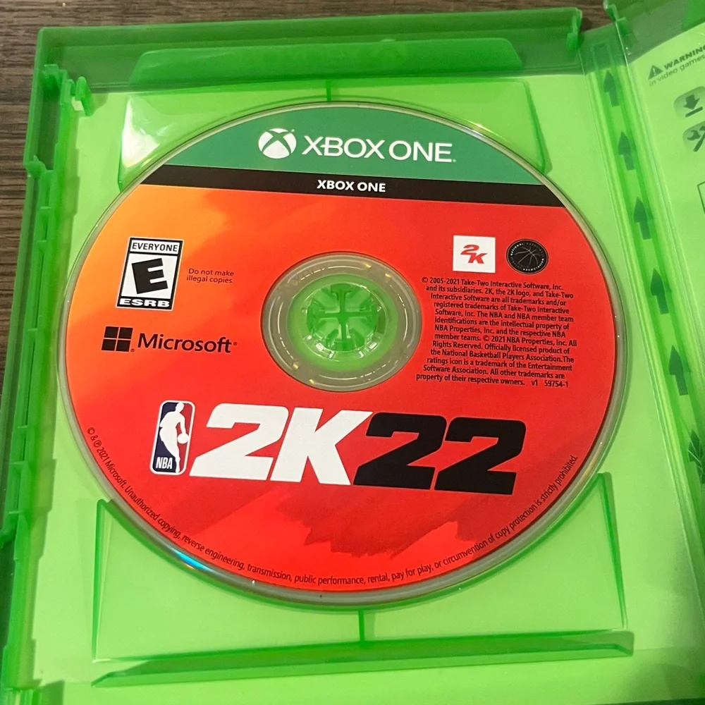 NBA 2K22 Xbox One Video Game 2K Sports Luka Dončić Cover EUC